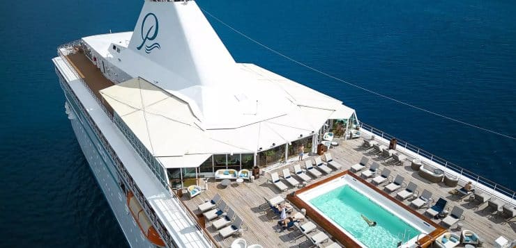 Détente à bord d'une croisière Costa en voyage autour du monde