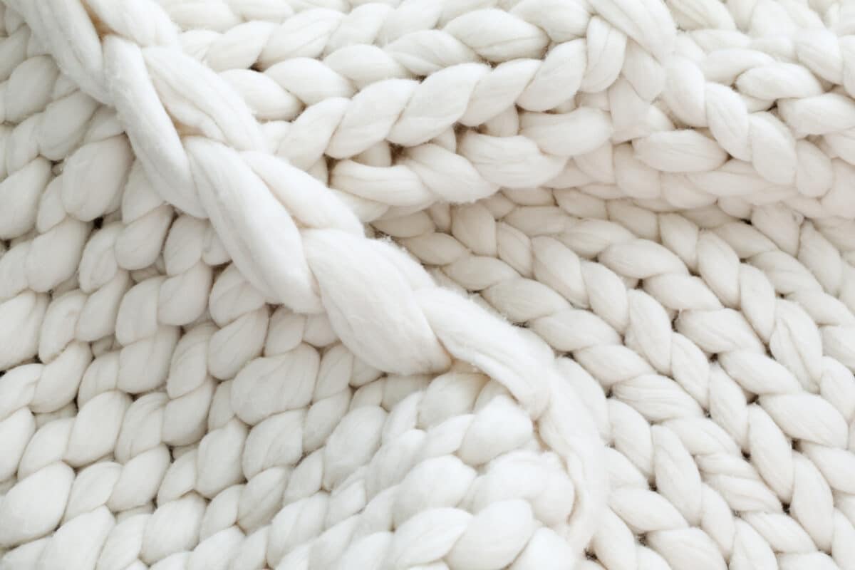 Pelote de grosse laine colorée pour projets de tricot créatifs