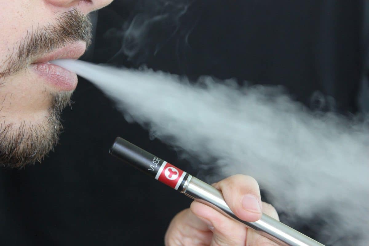 Schéma explicatif des composants d'une cigarette électronique