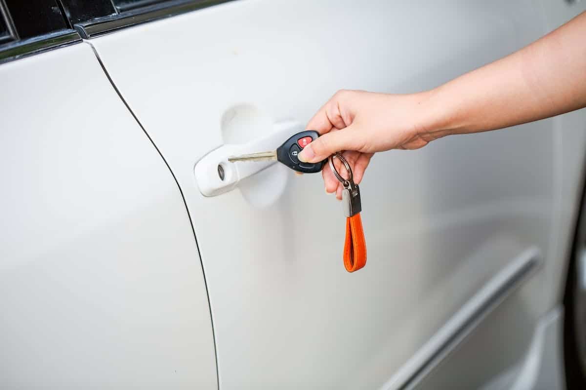 Astuces pour ouvrir une voiture centralisée sans clé facilement