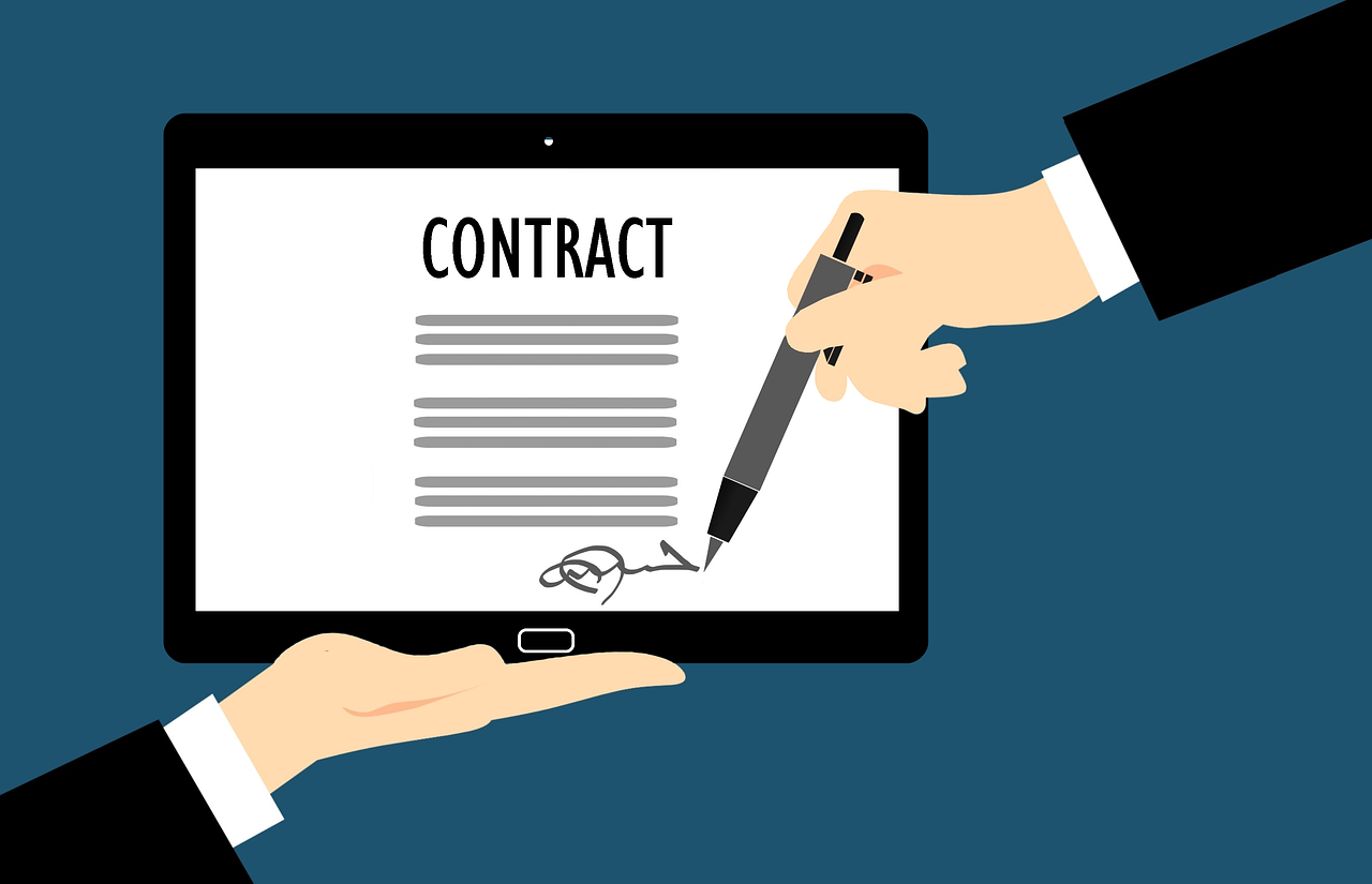 Signature électronique sur ordinateur avec outils numériques modernes